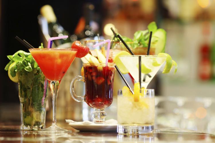 5 Best Drinks to Serve at a Cocktail Party﻿